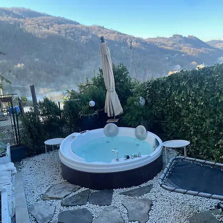 Casa Yuliya 11 Bed & Breakfast 4*