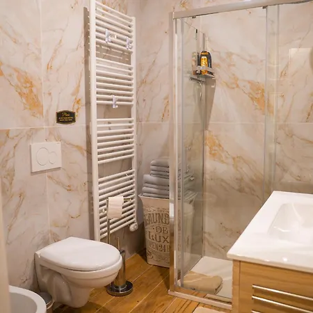 Casa Yuliya 11 Bed & Breakfast 4*