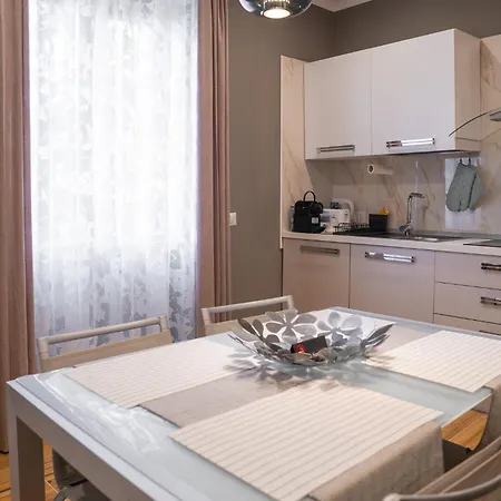 Casa Yuliya 11 4* 科莫